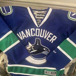Youth S/M - Vancouver Canucks Reebok Hockey Jersey